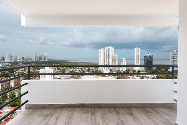Venta de penthouse en ph parque lefevre sky