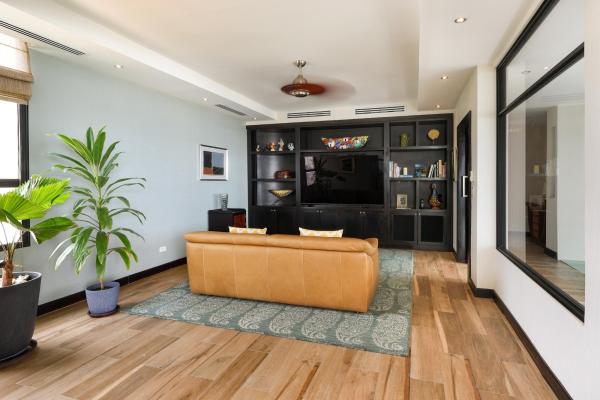 Two-level oceanfront condo in coco del mar