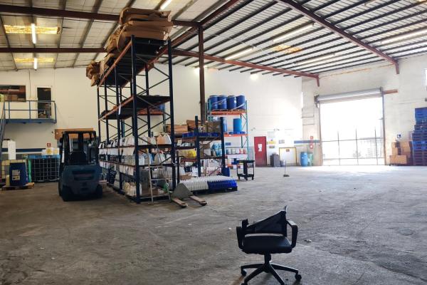 Warehouse 1300 m2 for sale