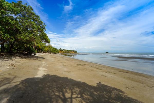 Oceanfront lot for sale