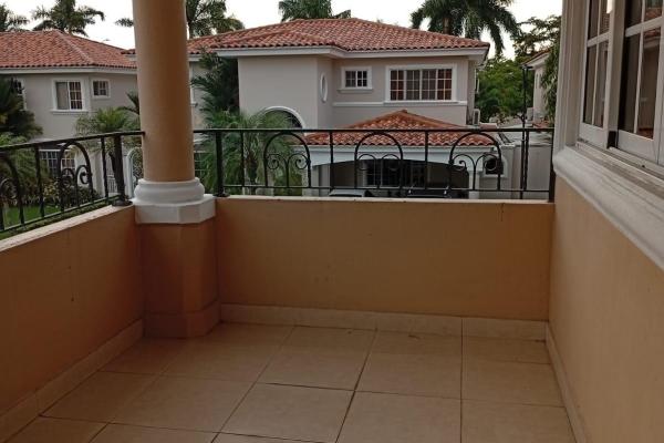 Venta de casa en costa del este