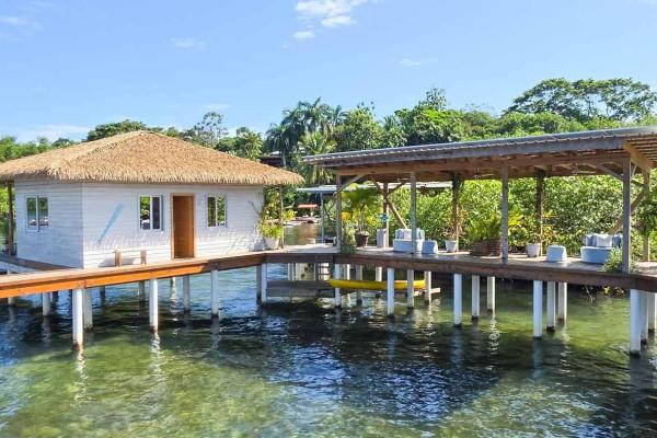 Coral bay bungalows - luxury overwater resort