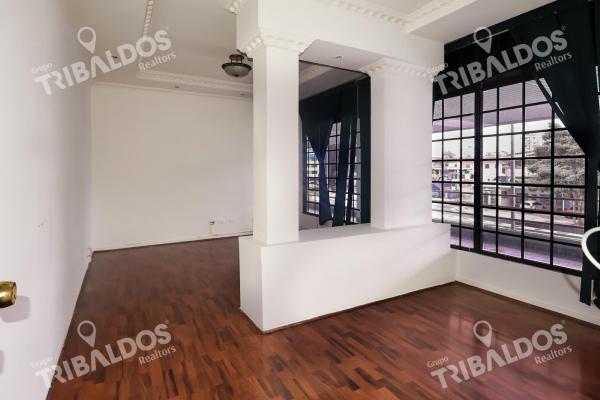 Commercial premises for sale in tumba muerto