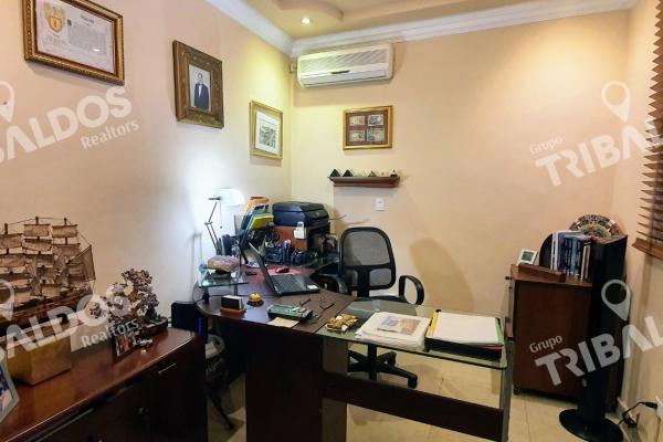 Venta de casa en el bosque, residencial el doral