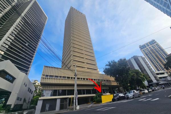 Banco vende local comercial en torre comosa, obarrio