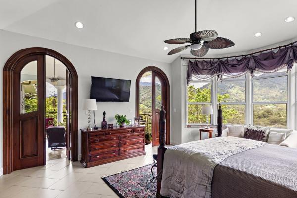 Sophisticated mountain house in boquete the spring