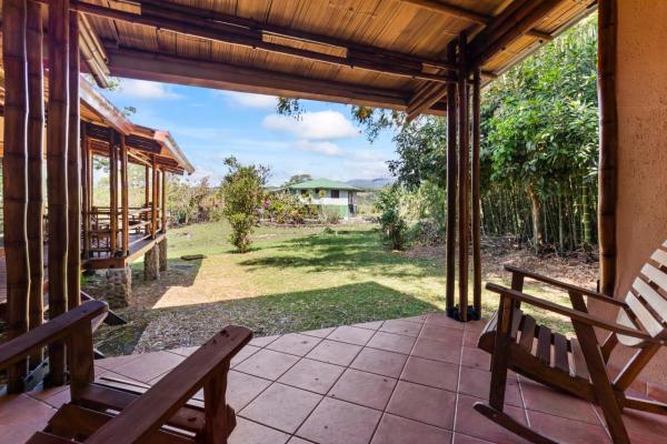 Eco-friendly 2 bed 2 bath bamboo home in boquete