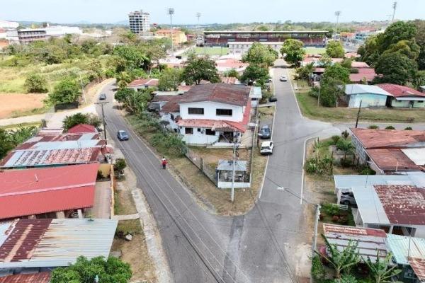 Se vende casa en la chorrera detrás del estadio matuna