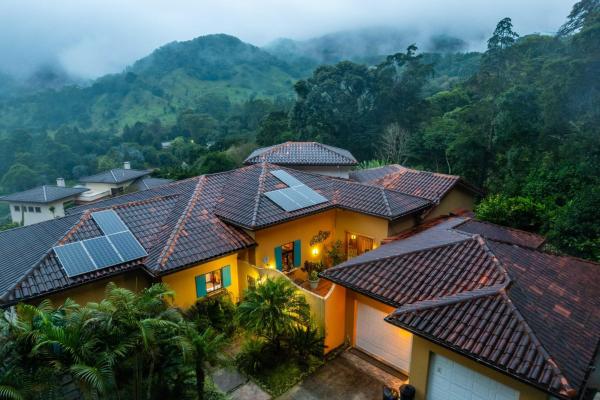 Elegant 4-bedroom furnished estate in boquete