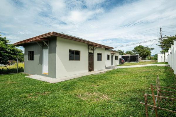 Alto boquete home with studio & fenced yard