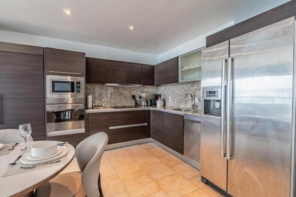 Comfortable high-floor 2-bedroom apartment