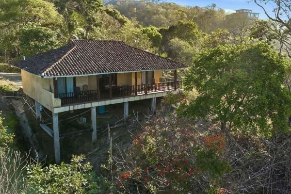 Cambutal ocean view home near los buzos