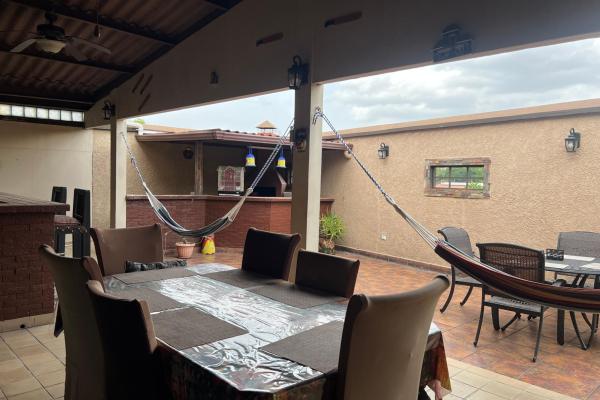 Venta casa espaciosa en brisas del golf