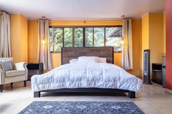 Boutique-style 8 suite luxury villa in boquete