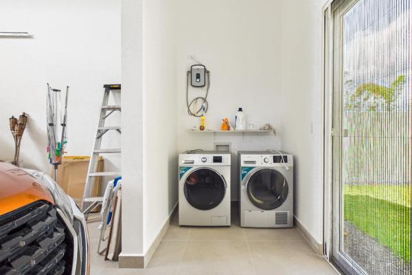 Hermosa casa moderna de 2 dormitorios con piscina
