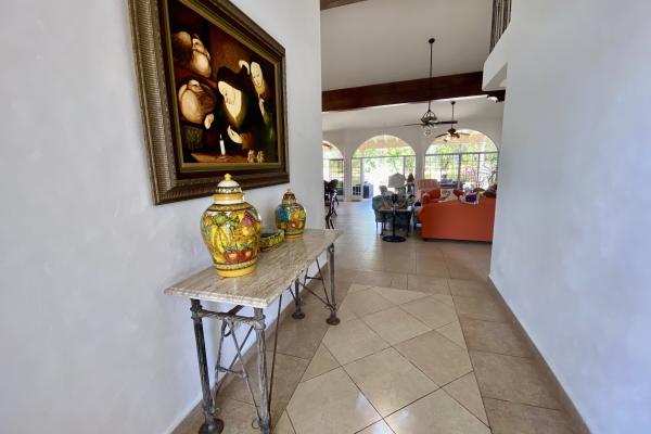Venta de casa con vista a cancha de golf en coronado