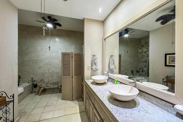 Home with pool on a 2,239 m² lot