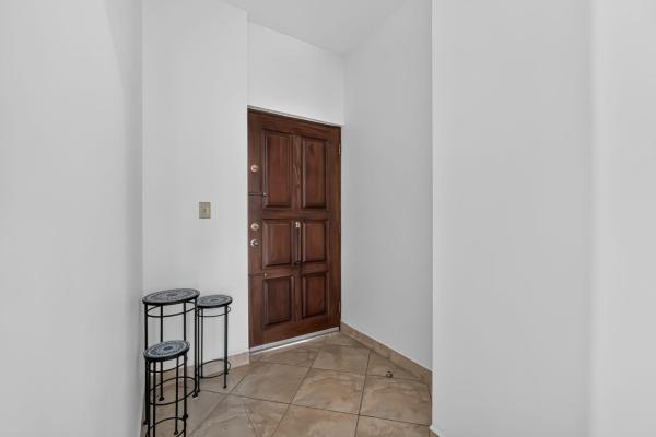 Condominio exclusivo en el tercer piso en valle escondido boquete