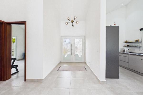 Beautiful modern 2 bdrm home with pool