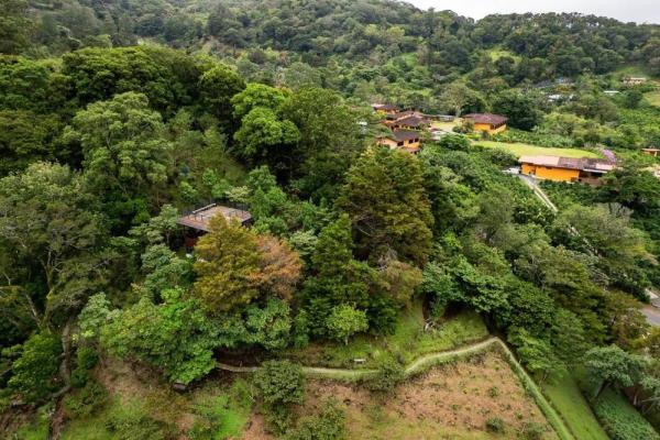 Cabaña con vistas al volcán barú en venta en jaramillo