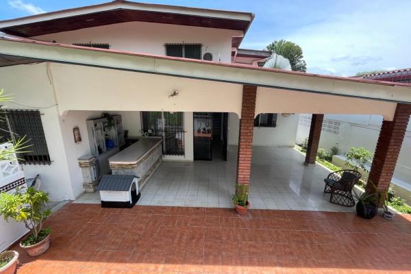 Venta de casa dos pisos con elevador en la loma (hato pintado)