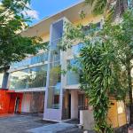 Building for sale on 48th street