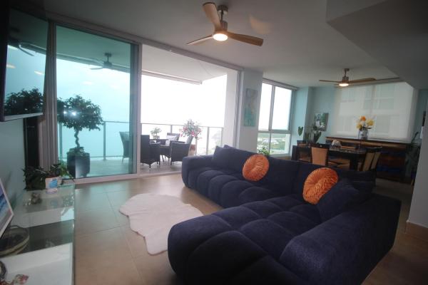 Amplio apartamento en venta en la lujosa comunidad de rio mar