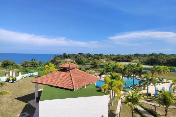Apartamento amoblado con vista al mar y club de playa en san carlos