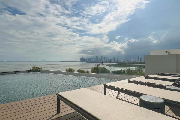 Luxury oceanfront residence | upper east tower
