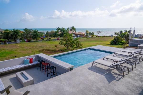 Casa moderna con vista al mar en andromeda estates pedasi