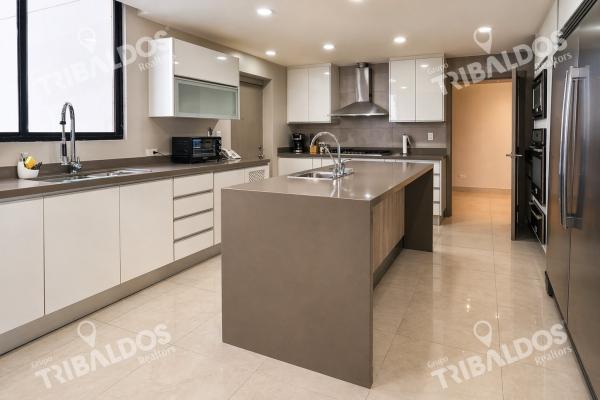 Apartment for sale in coco del mar oceanfront